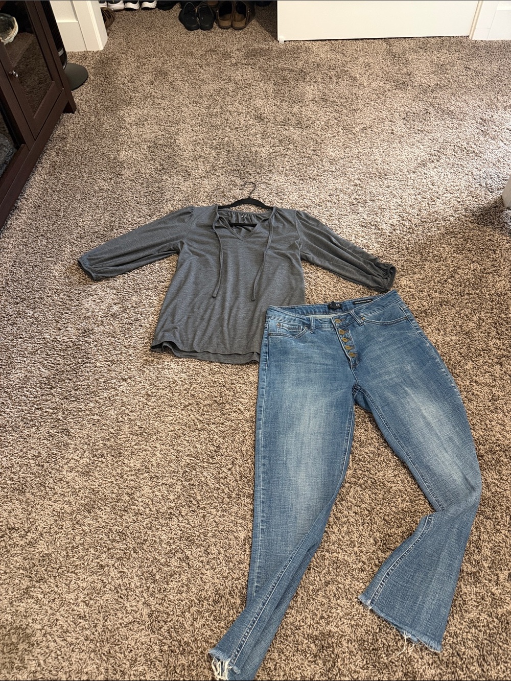 Apt. 9 Charcoal Gray V-Neck Tie Blouse